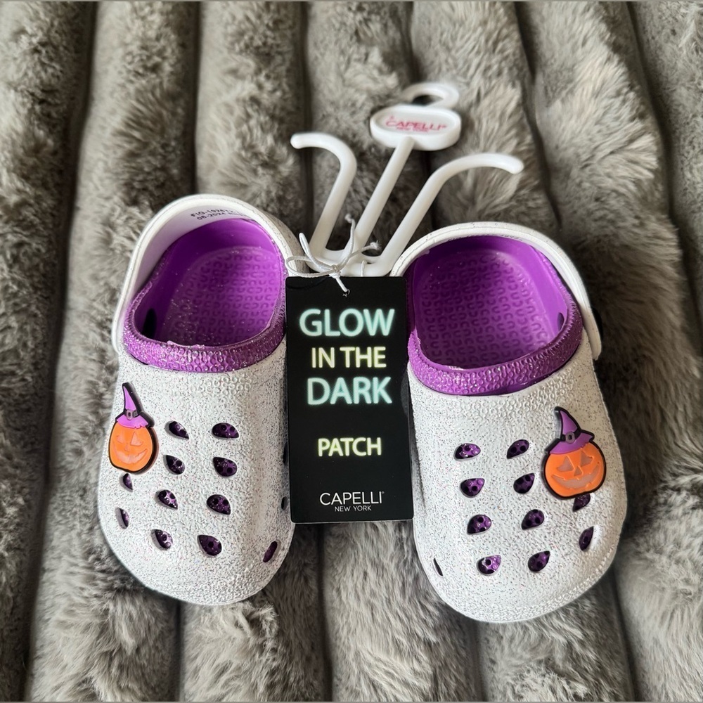 Capelli New York Clog Shoes